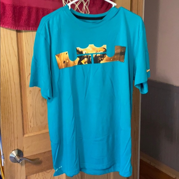 Nike Dri-Fit LeBron James Shirt - Picture 1 of 3